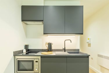 1 bed studio, 132-134 London Road, Basford, Newcastle under Lyme, ST51LZ - Image 1